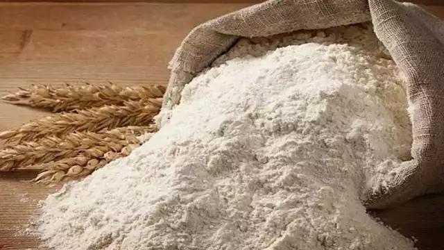 شعبة المخابز: 500 جنيه انخفاضا في أسعار الدقيق الحر بالأسواق